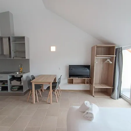 Turisticos Pontepedrina By Bossh! * Santiago de Compostela